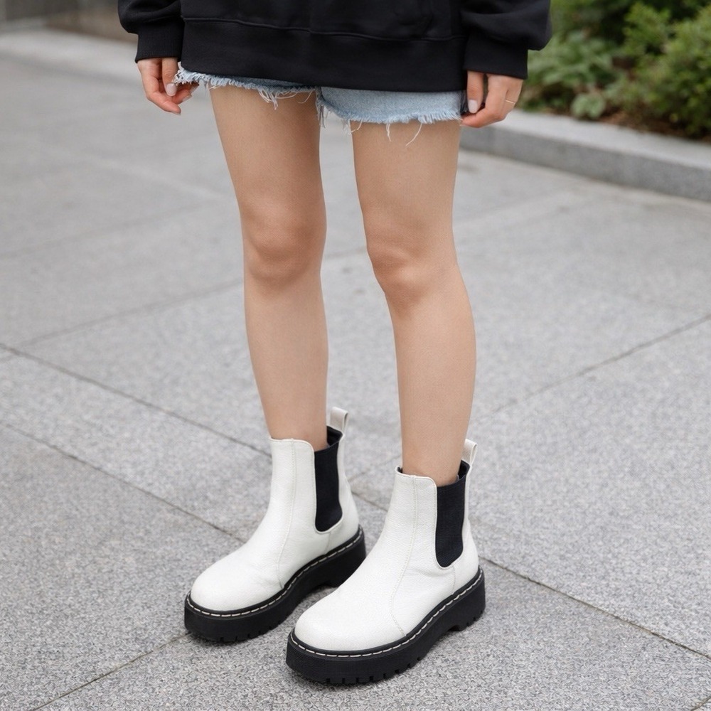 Sincerely Jules White Chunky Chelsea Boots Y2K Womens 6M Harley Combat Platform